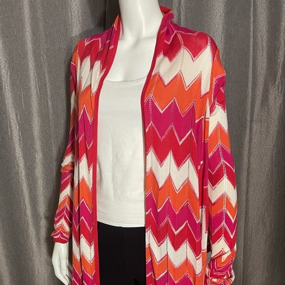 BCBGMaxAzria Women’s Chevron High Low Cardigan - Picture 3 of 12